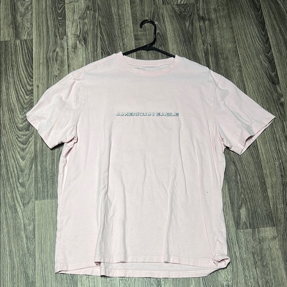 American Eagle Outfitters Men's Pink T-Shirt